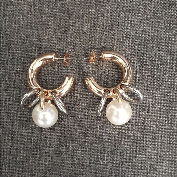NWOT Zara Faux Pearl Hoop Statement Earrings - Picture 11 of 16